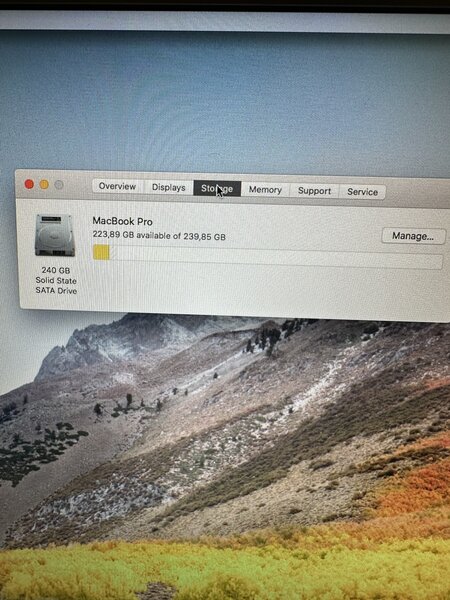 Laptop MacBook 15,4” - Intel Core i7, 8 GB RAM, 240 SSD.